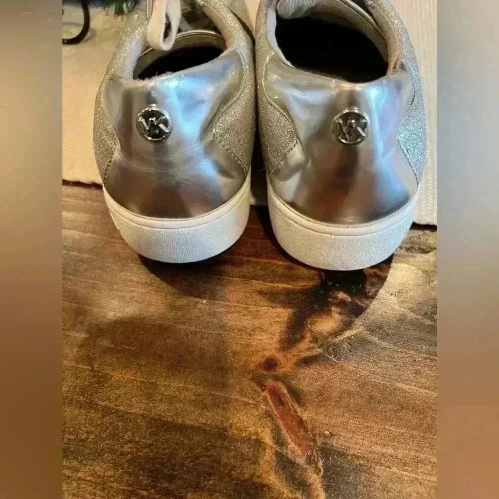 Michael Kors Keaton Stripe lace up sneakers, silver size 8.5, GUC - Picture 4 of 8